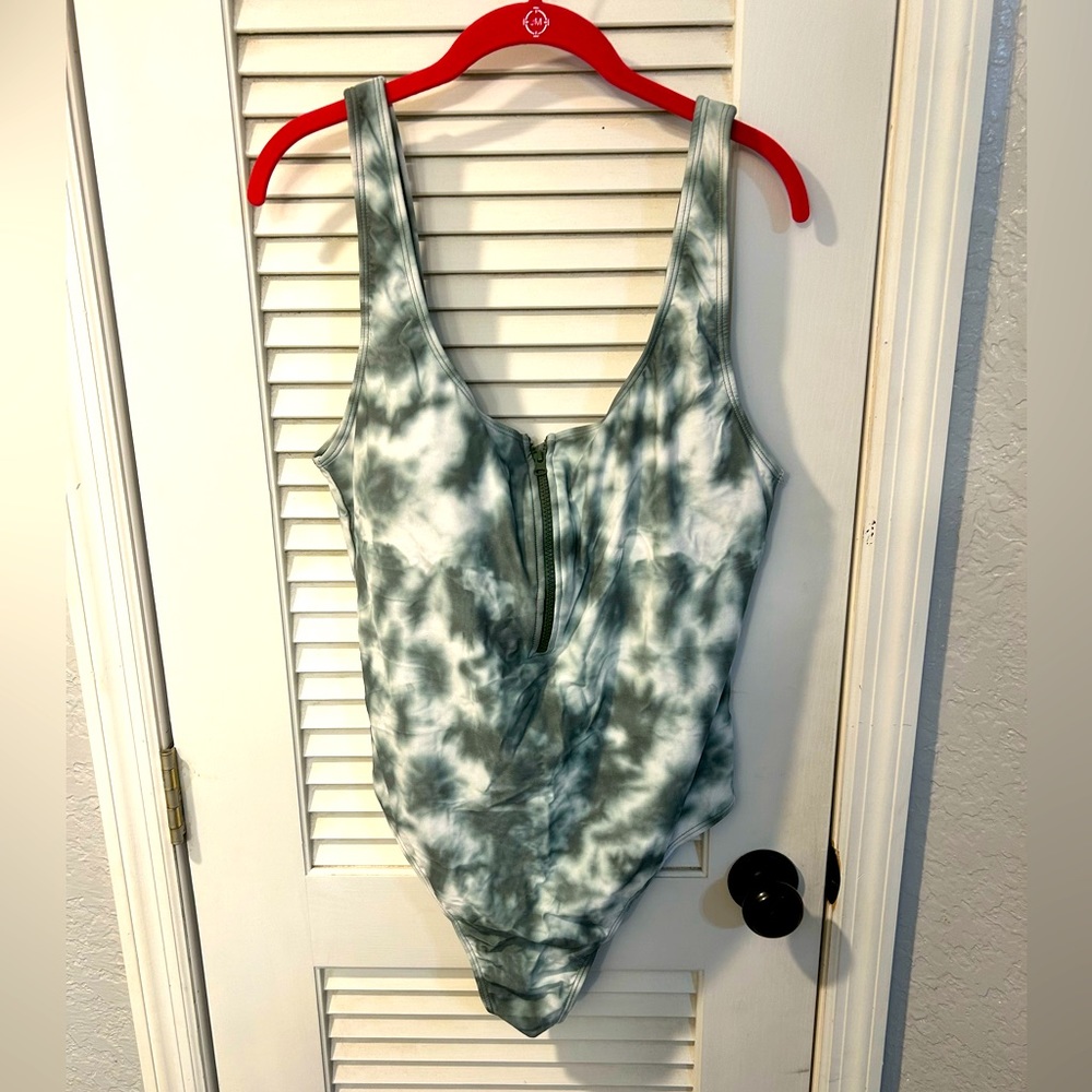 NWOT olive green tie dye swimsuit